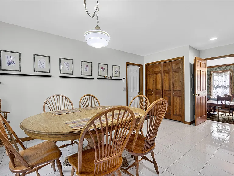 92 Brook Hollow Dr — Photo 15