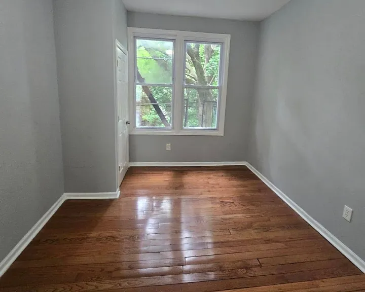 201 S 11th St #2L — Photo 2