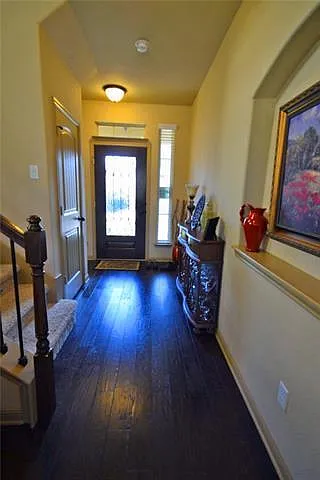 10504 Branden Ct — Photo 2