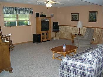 4th image of 11820 Magoun Dr