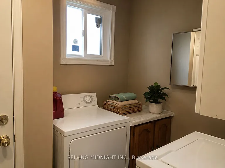441 Rutherford Rd N #ROOM — Photo 11