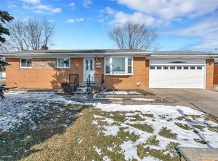 21021 E Twelve Mile Rd, Roseville, MI 48066