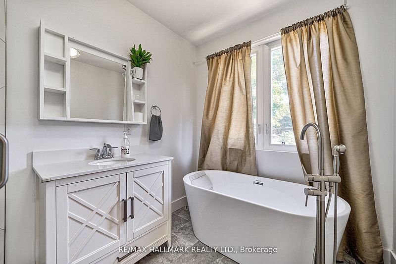 Toronto House for rent - 4 Bedrooms — photo 16