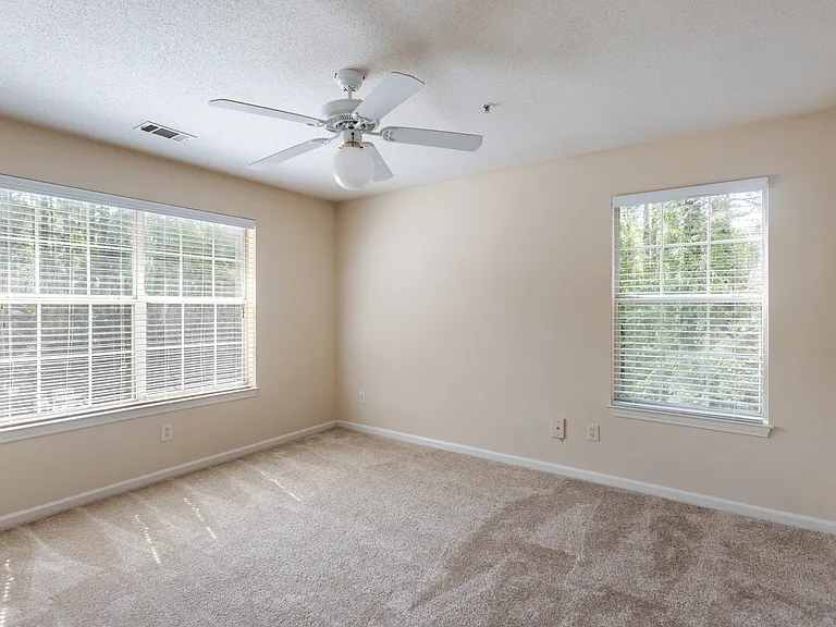 The Retreat at Grande Lake Apartments — Photo 41