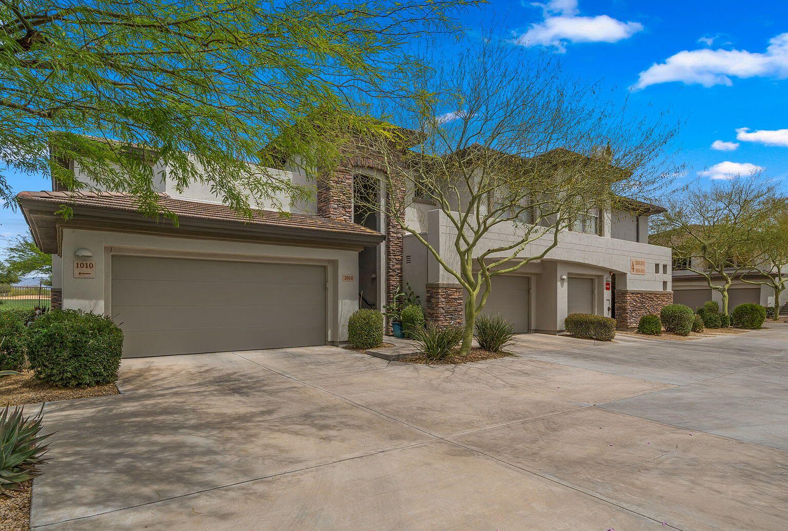 33550 N DOVE LAKES Drive #2010