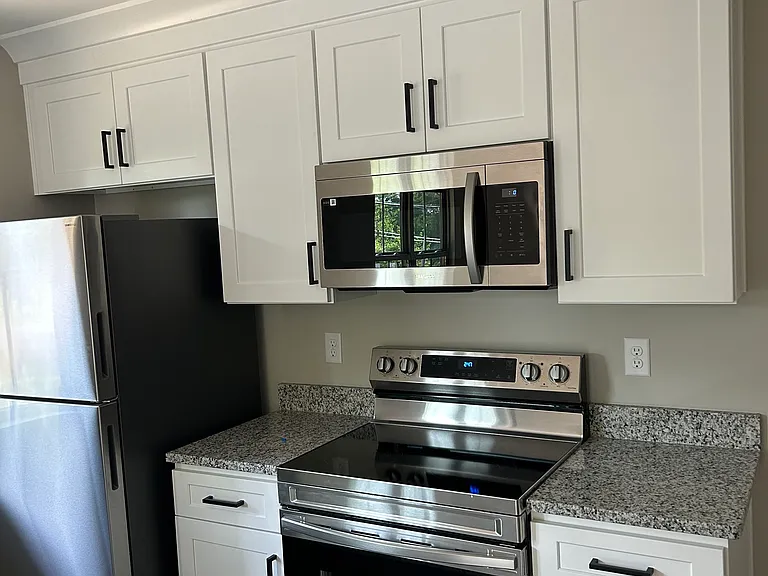 306 Warrenfells St #A — Photo 8