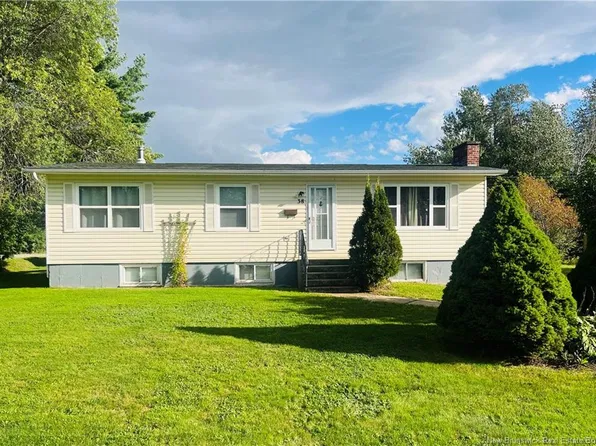 38 Lieff St, Miramichi, NB E1N 3G2