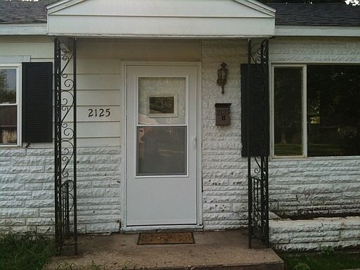 4th image of 2125 Stevens Ave