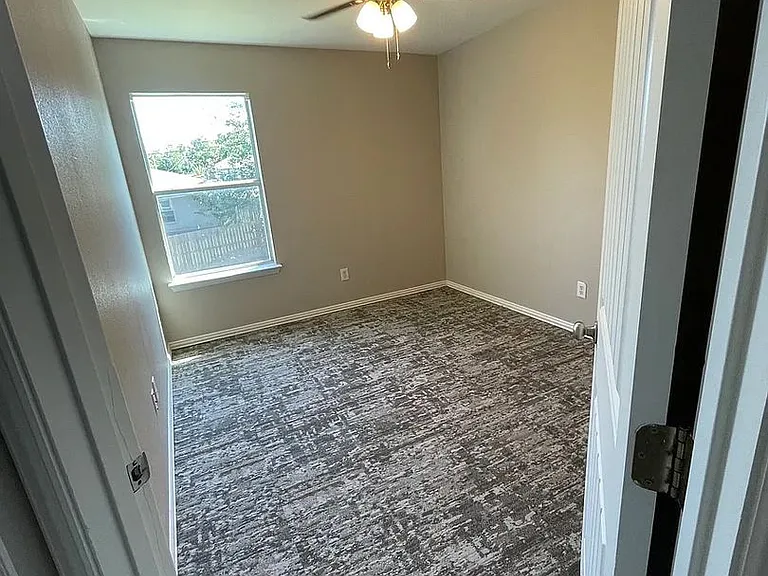 8107 Arbor Ave — Photo 5