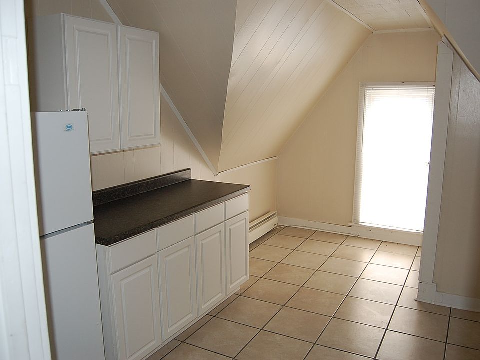 2nd image of 1131 S 2nd St APT 4