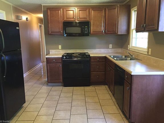 5th image of 3004 A Karlingdale Dr
