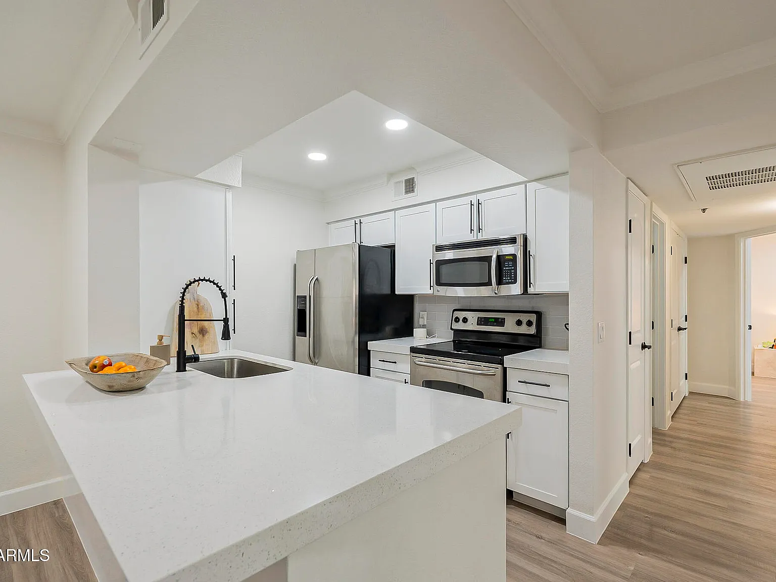 2 bed, 2.0 bath, 1006 sqft, $1,695 — Photo 3