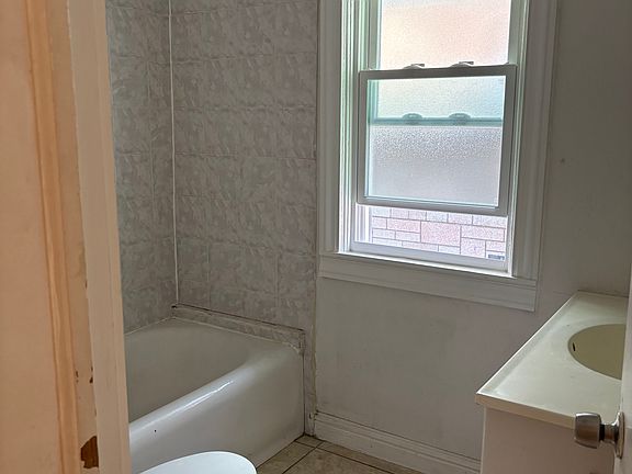 3rd image of 3119 N Bartlett Ave