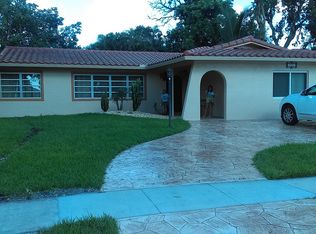 1841 N Hiatus Rd, Pembroke Pines, FL 33026