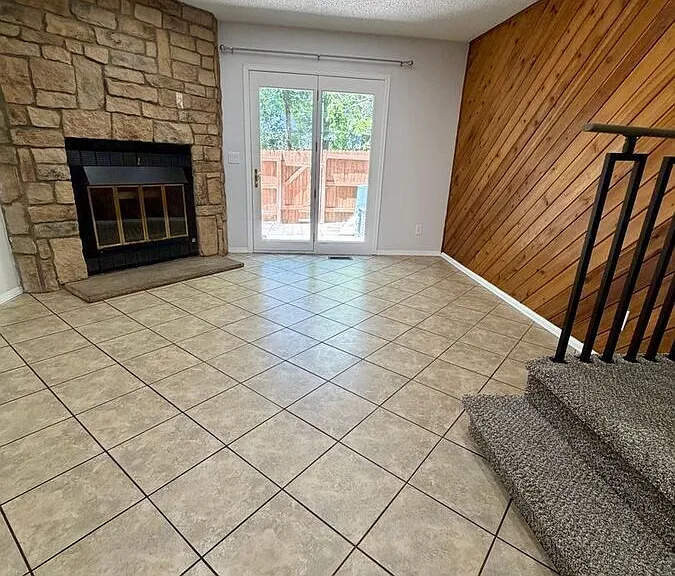 4184 Charleston Dr — Photo 9
