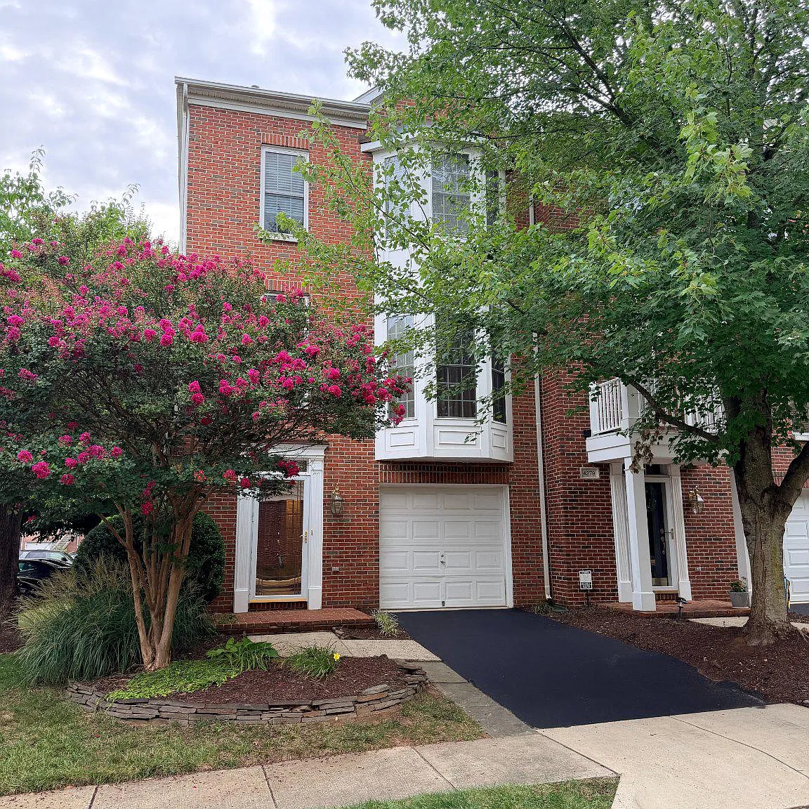 3 bed, 3.5 bath, 1784 sqft, $3,300 — Photo 2