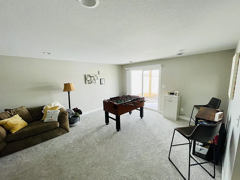 699 Steenhoek Ln NE — Photo 7