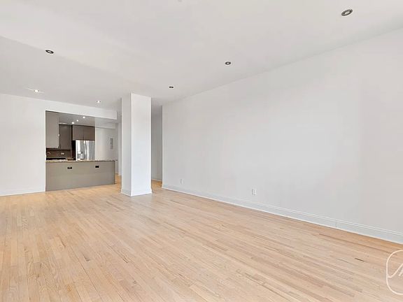 4th image of 270 Park Ave S APT 11E