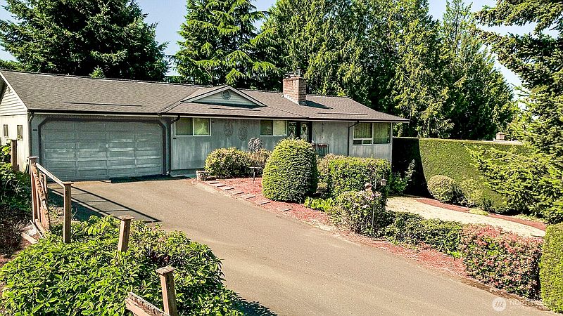4th image of 425 SW 183rd Street