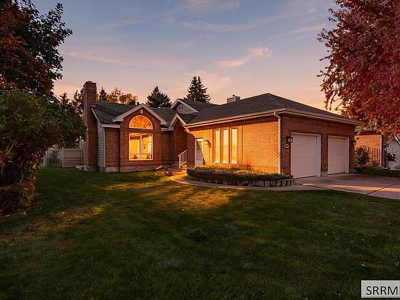 2nd image of 3553 Sun Cir