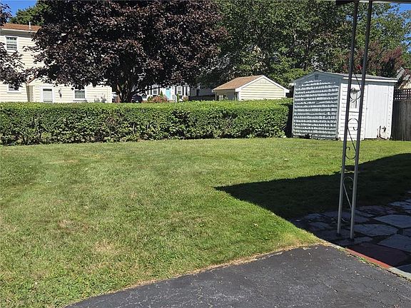 3rd image of 71 Fales Rd