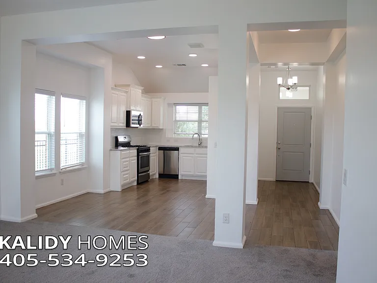 10601 NW 20th St — Photo 6