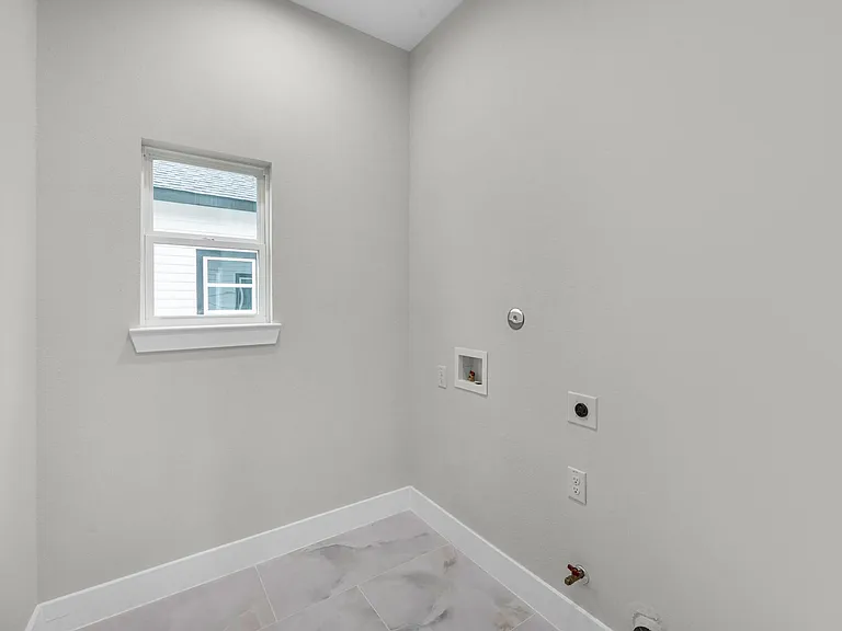 2348 Delafield St — Photo 23