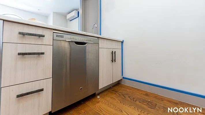 Rented by Nooklyn NYC LLC | media 13