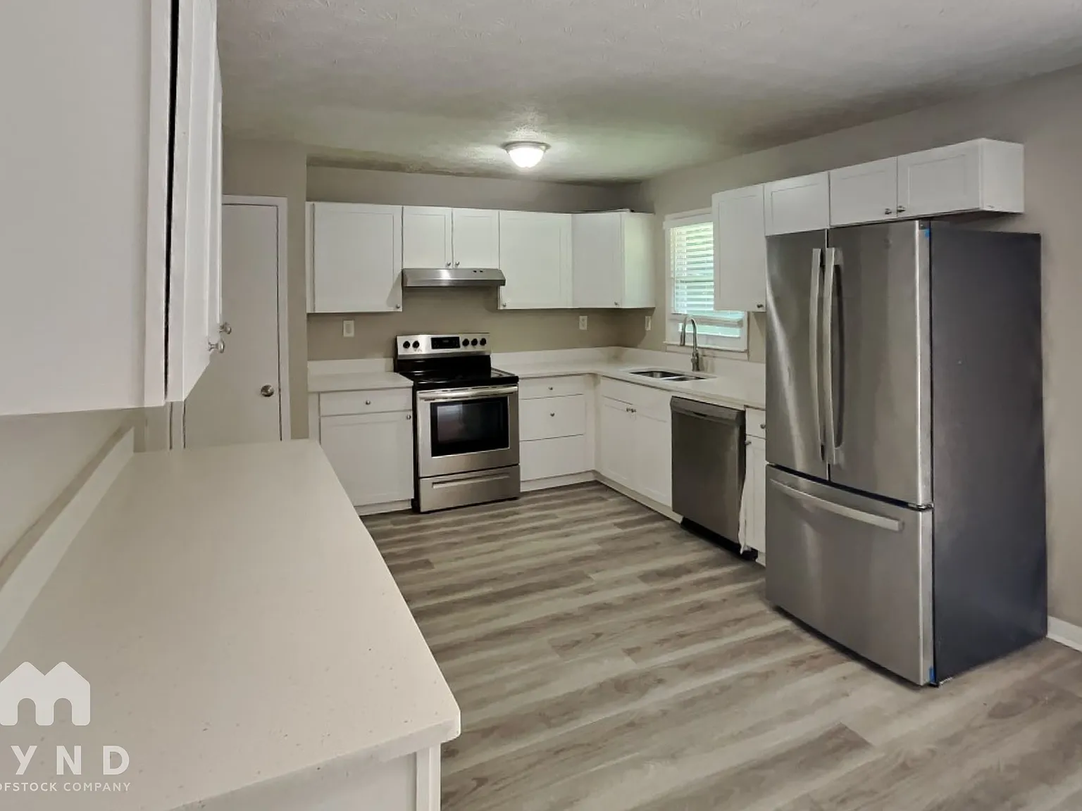 6 bed, 4.0 bath, 2500 sqft, $2,440 — Photo 2