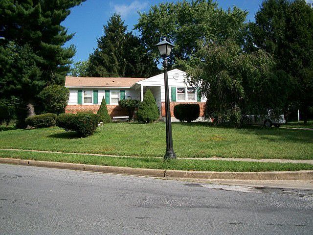 2nd image of 204 Highmeadow Rd