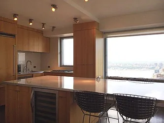 Rented by La Seven Inc.