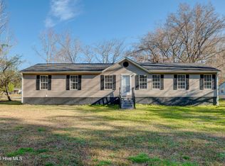 2827 New Rd, Burgaw, NC 28425