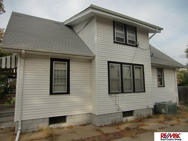 2nd image of 4309 S 39th St