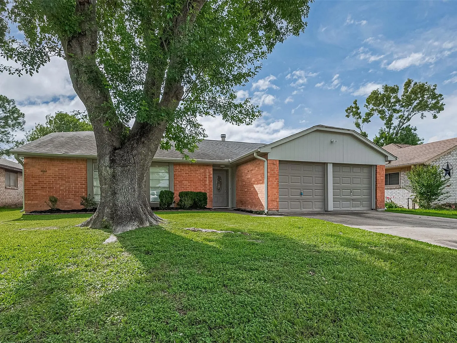 3 bed, 2.0 bath, 1664 sqft, $1,750 — Photo 2