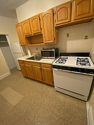 4th image of 725 70th St APT C4