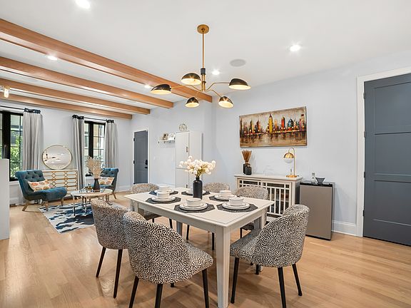 5th image of 2254 W Roscoe St #1