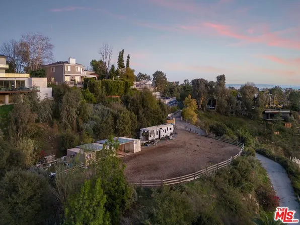 1119 Linda Flora Dr, Los Angeles, CA 90049