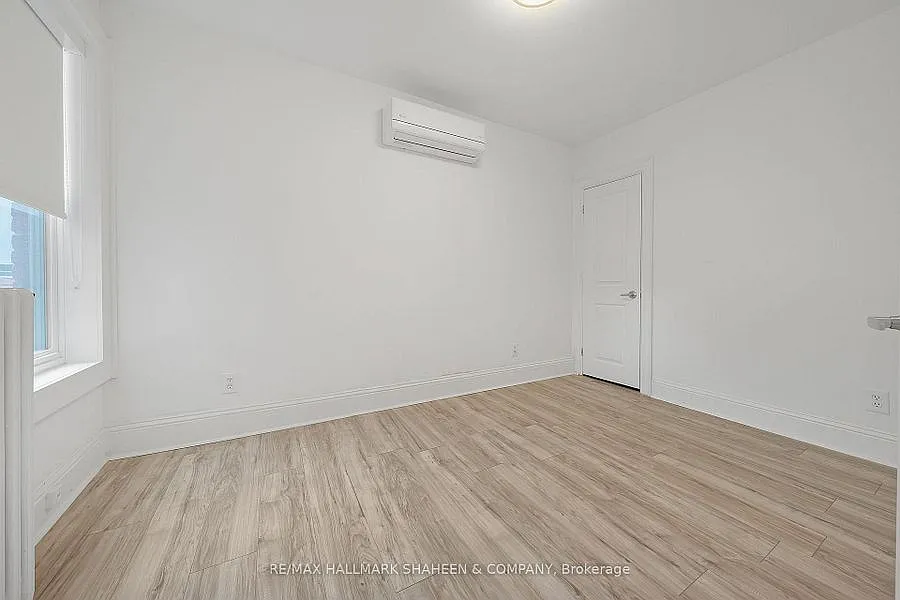 198 Roxton Rd — Photo 3