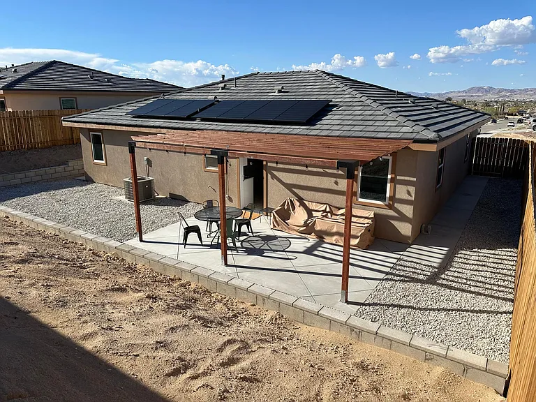Private backyard & solar system, to reduce utilities