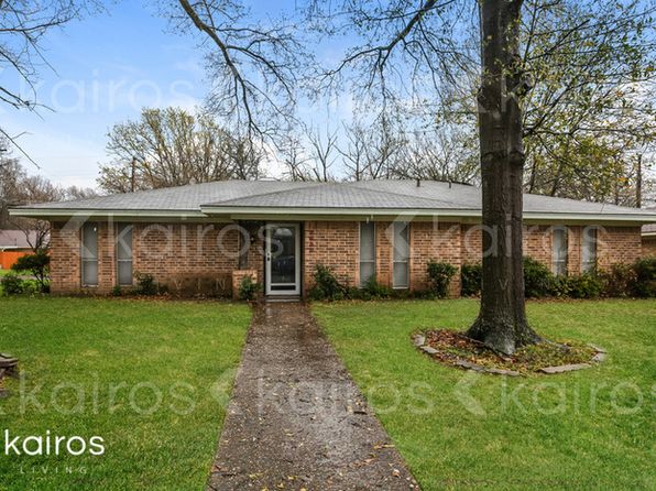 2933 Oakridge Dr