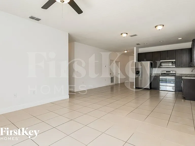 1133 Platte Ln N — Photo 5