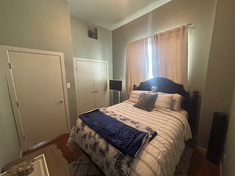 4116 N Hall St — Photo 12