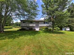 31 Paugussett Rd, Sandy Hook, CT 06482