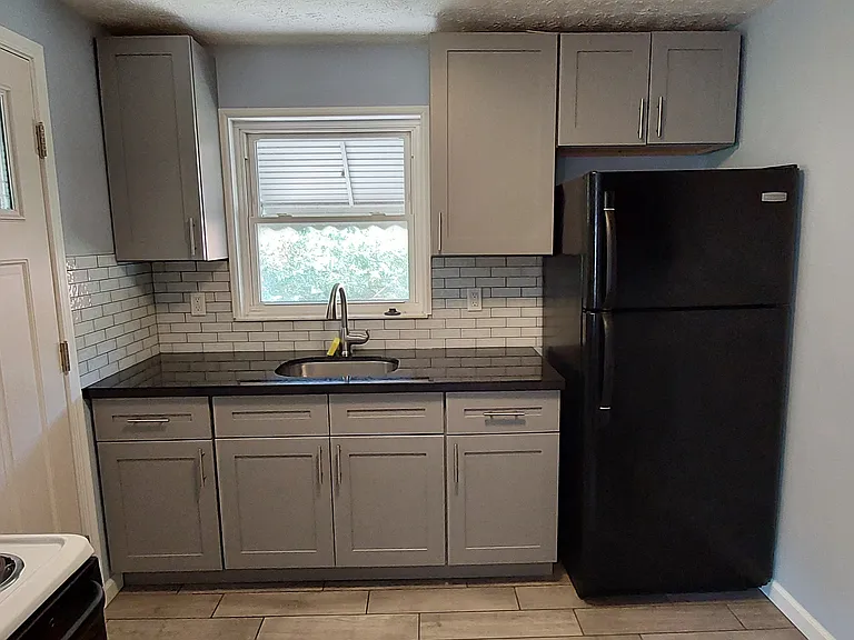 565 Lowell Ave #1 — Photo 6