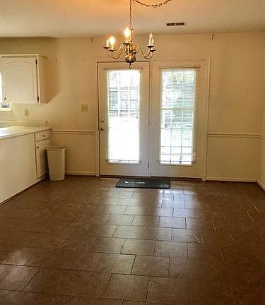 5th image of 105 Cabot Ct W