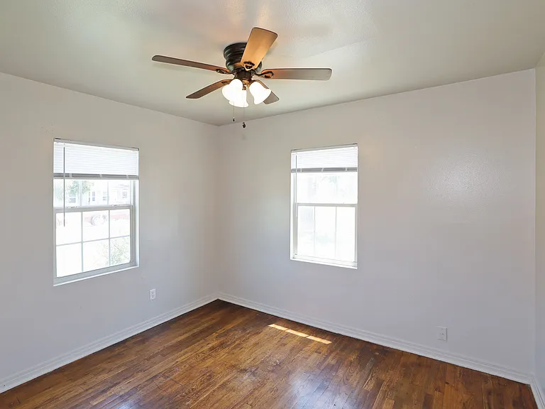 1414 S Nance St — Photo 9