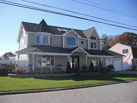 1st image of 220 Forest Ave