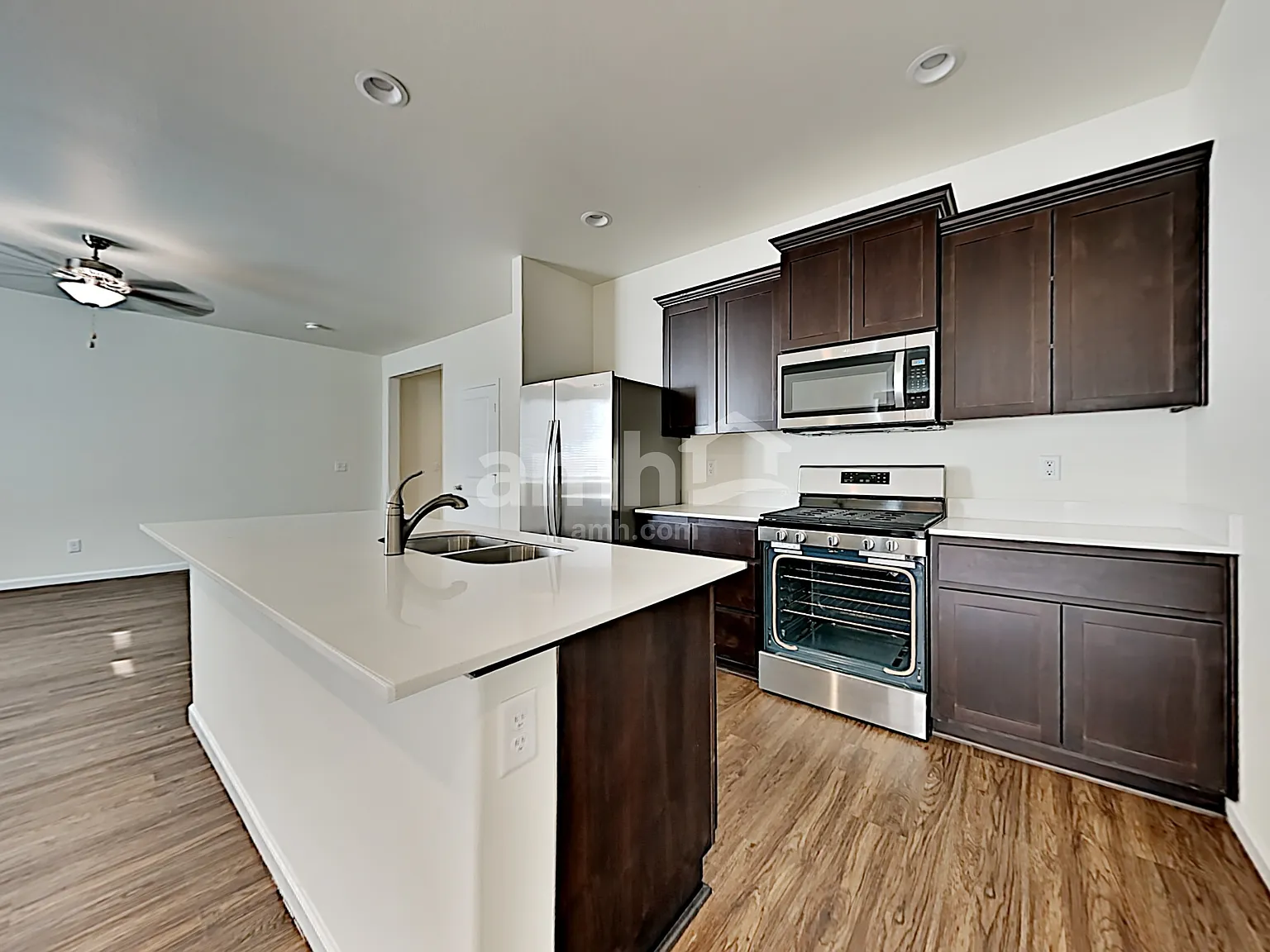 4 bed, 2.5 bath, 1843 sqft, $3,095 — Photo 3