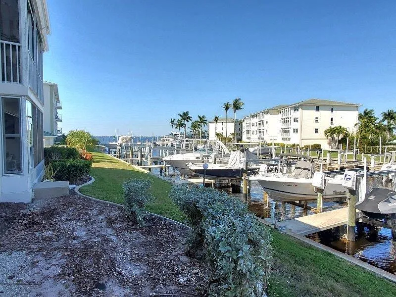 Building Photo - 130 Breakers Ct #212
