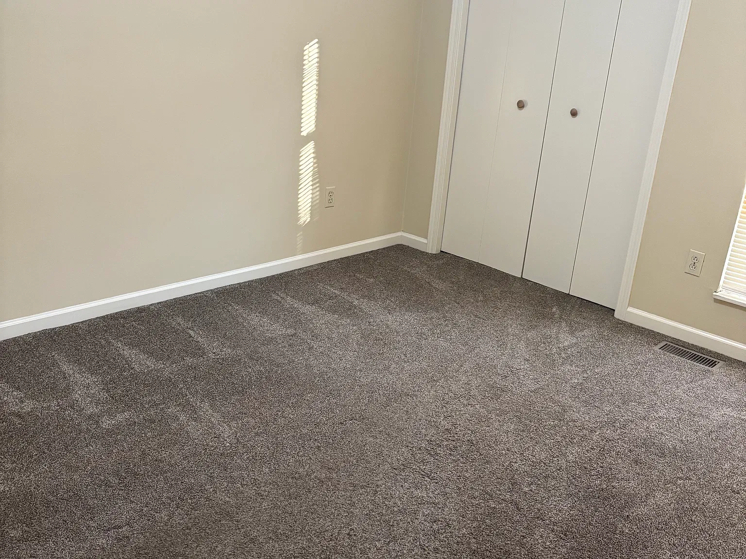 1505 Whitehall Blvd — Photo 3
